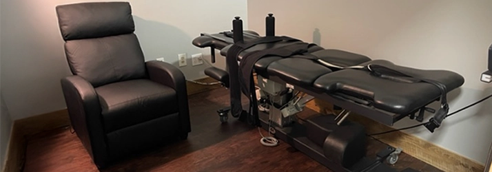 Chiropractic Hoover AL Decompression Table Spinal Decompression Table Next To Chair
